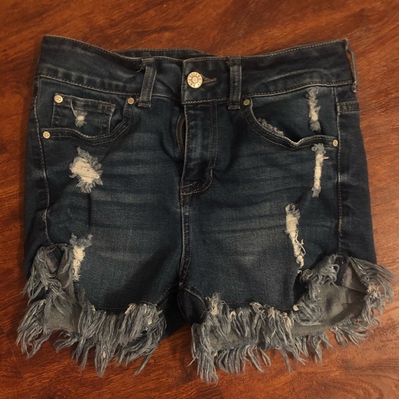Destressed denim shorts - Picture 2 of 5